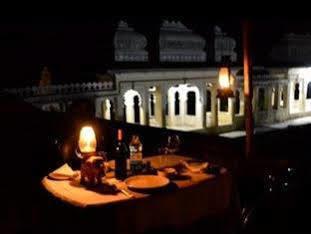 Hotel Ravla Khempur Udajpur Exteriér fotografie